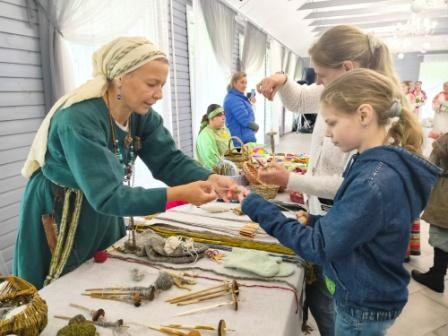 Праздничное гуляние на Ивана на Купала