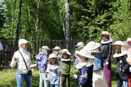 В музейном комплексе «Усадьба двух генералов» впервые прошли интерактивные программы «На барской пасеке»
