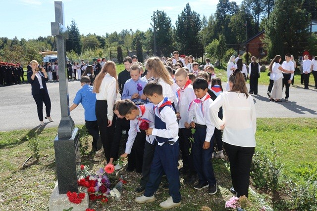 В селе Павловское Ковровского района прошло торжественное мемориально-патриотическое мероприятие, посвященное Бородинской битве