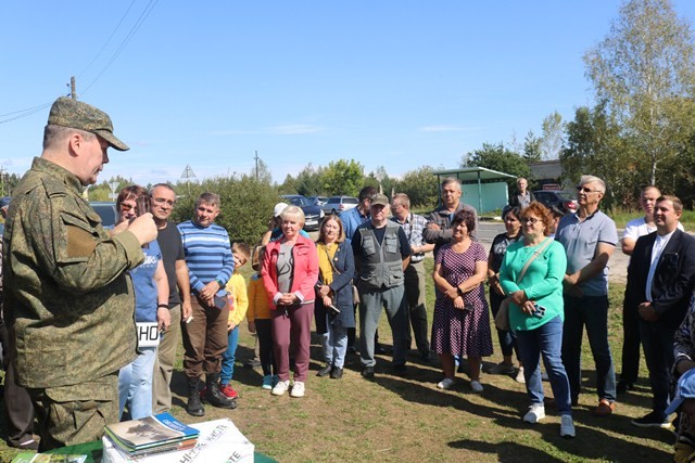 Книгу о Саварне представили в забытом лесном погосте