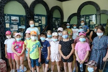 Знакомство с историей погранслужбы на выставке в музее