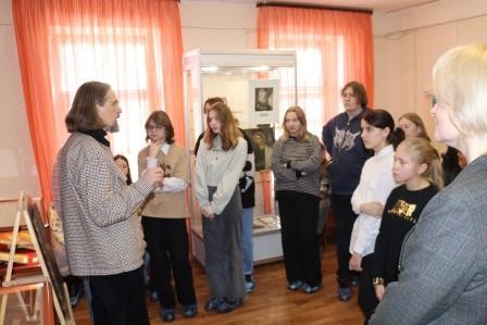 В музее-усадьбе Танеевых открылась выставка уникальных портретов минувших веков