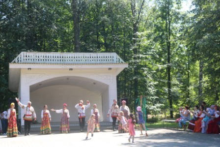 Троицу в «Усадьбе двух генералов» отметили на славу!