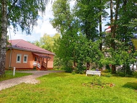 Внимание посетителям объявление о музее "Усадьба двух генералов"