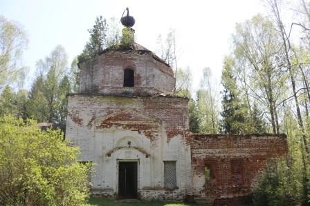 В Дебрях обнаружены уникальные исторические надгробия