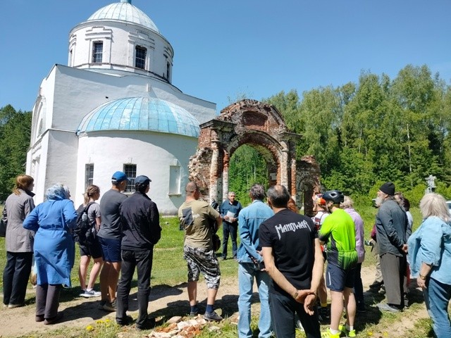 В Мёдушах представили книгу о древнем погосте