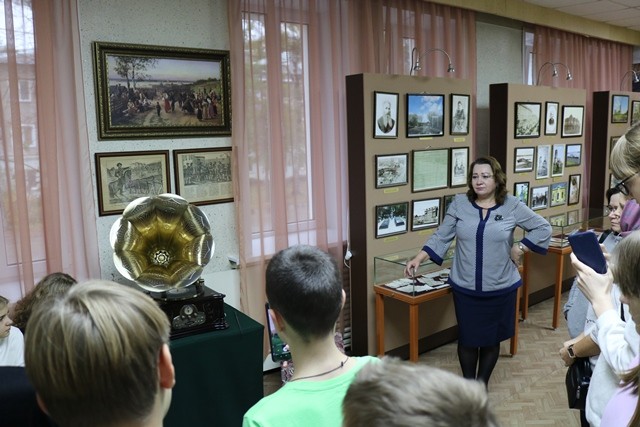 Владимирские ребята знакомятся с музеем Ковровского района