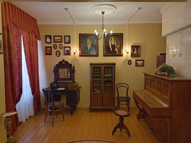 Дворянская гостиная