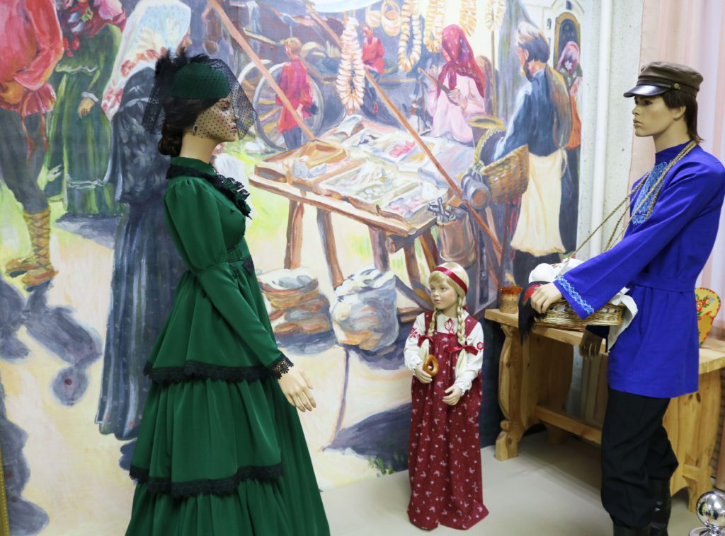 В Ковровском районе открыли новую музейную экспозицию  и представили книгу об офенях-коробейниках